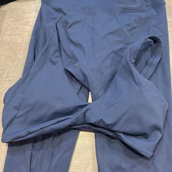 Liason the label X Sydney Adams - Picture 6 of 6